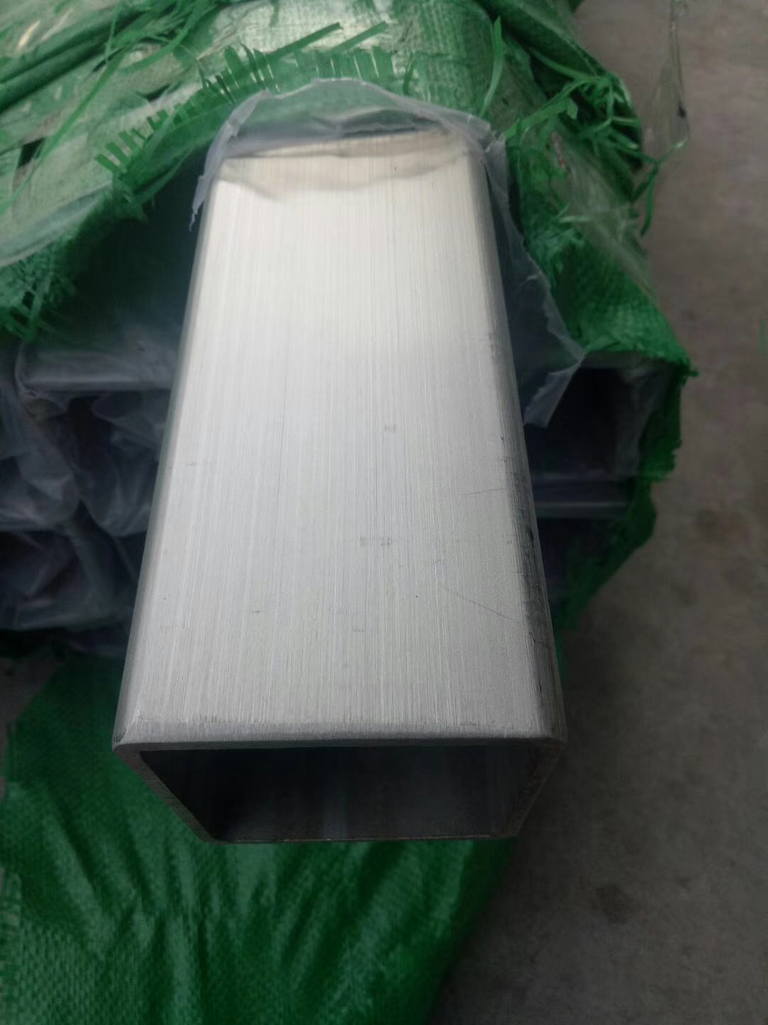 不锈钢拉丝方管